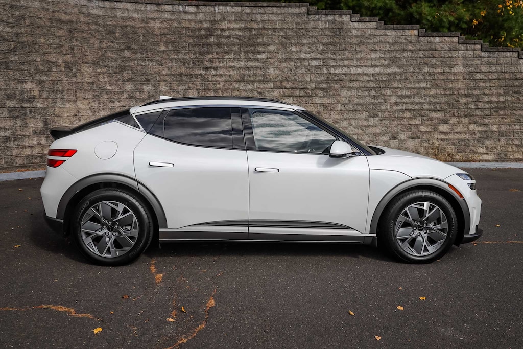 New 2025 Genesis GV60 Standard SUV