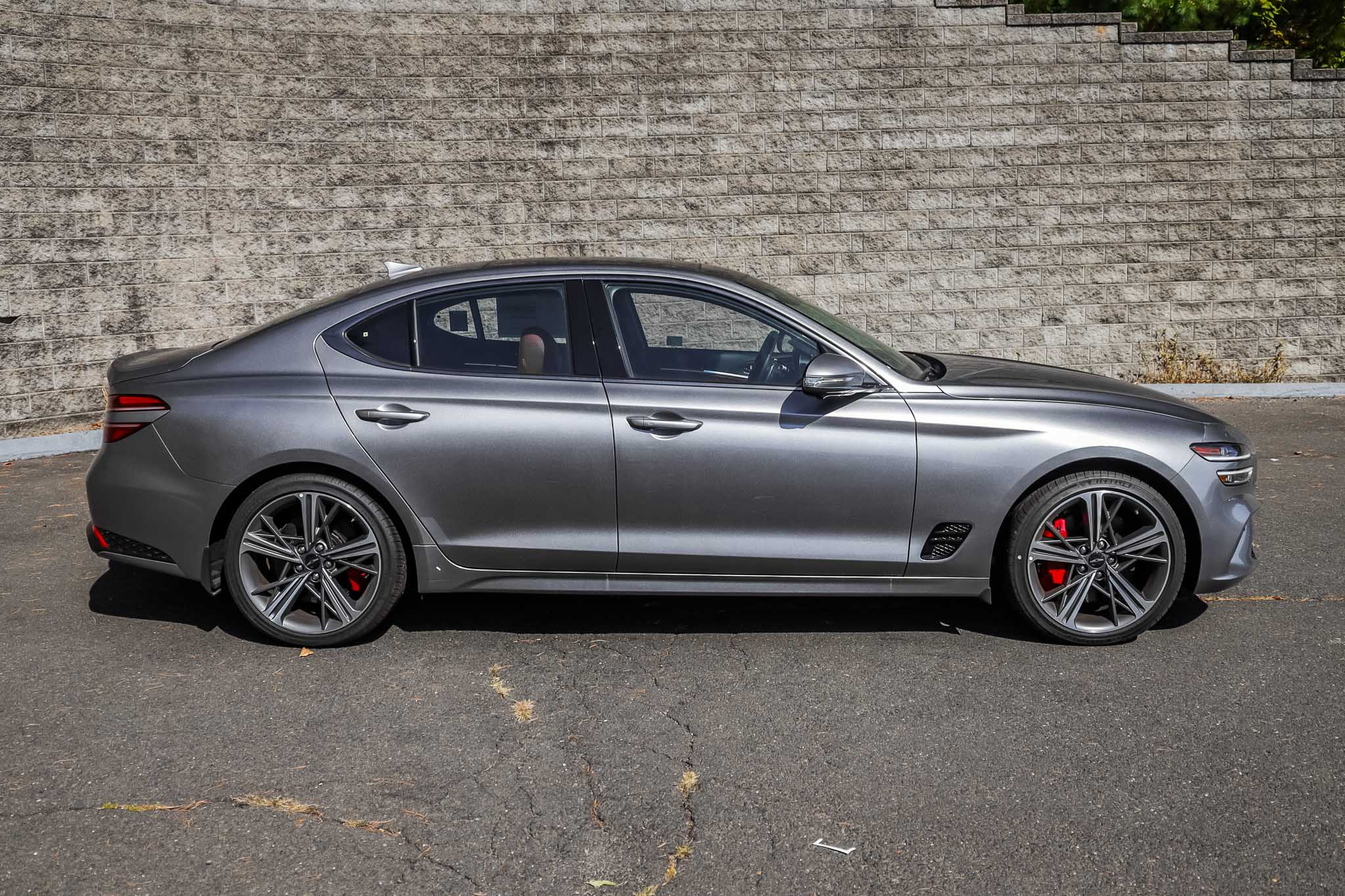 2025 Genesis G70 3.3T Sport Advanced photo 2