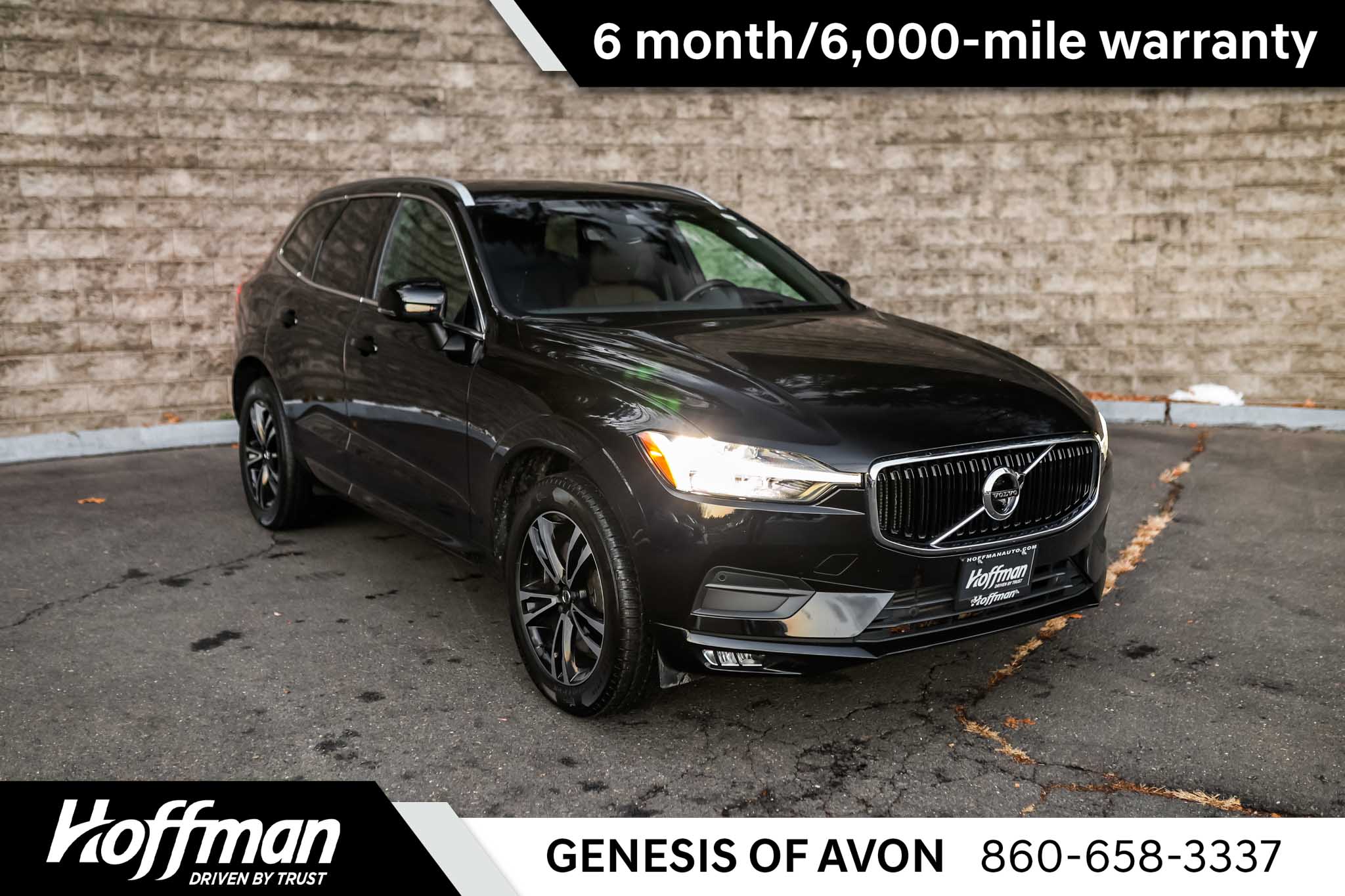 2021 Volvo XC60 Momentum's photo