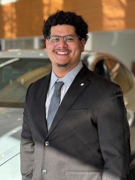 Staff member Gabriel Cruz from ID_6c1ed8