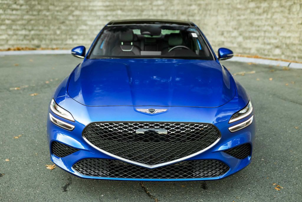 2024 Genesis G70 2.5T photo 2