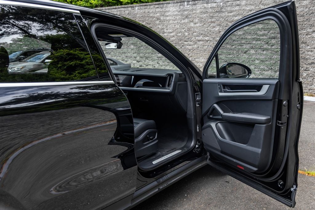 2024 Porsche Cayenne Base - Photo 16