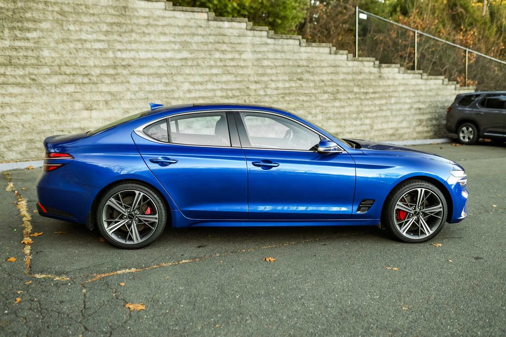 2024 Genesis G70 2.5T photo 3