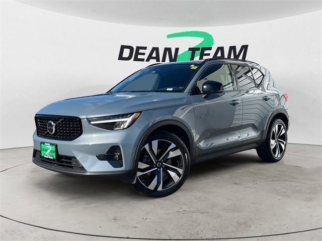 2023 Volvo XC40 AWD Ultimate photo 2