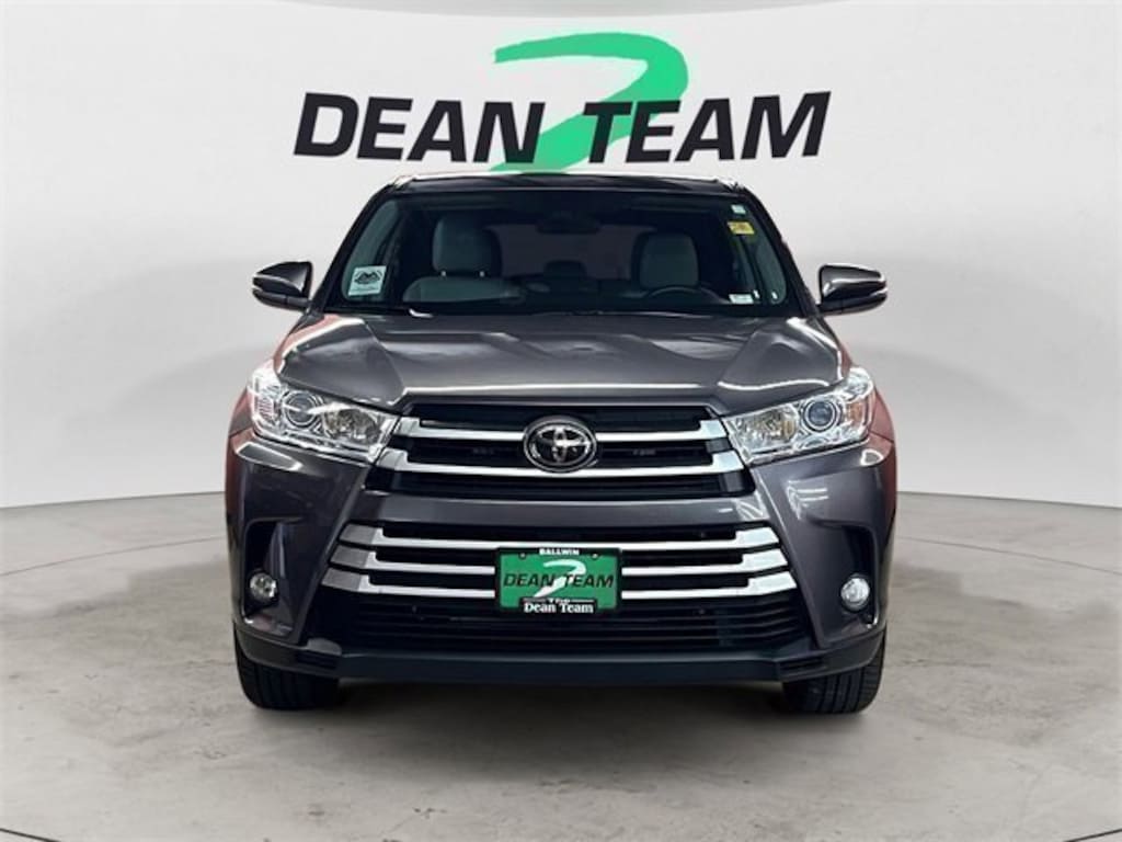 Used 2019 Toyota Highlander LE Plus V6 SUV