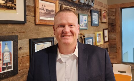 Staff member STEVE HARPER from 83e7324e7f0f