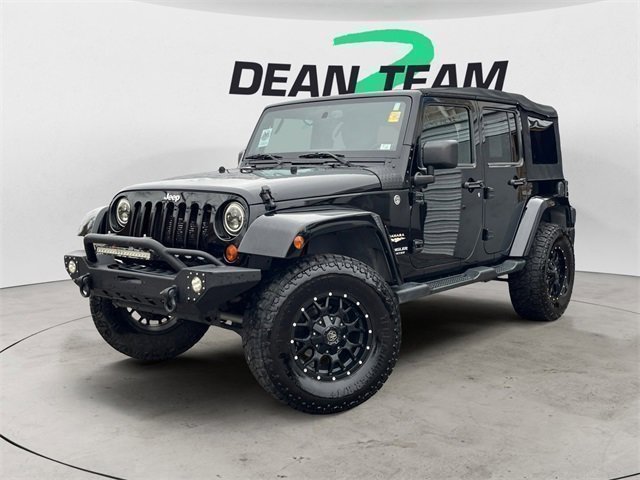 2013 Jeep Wrangler Unlimited Sahara photo 3