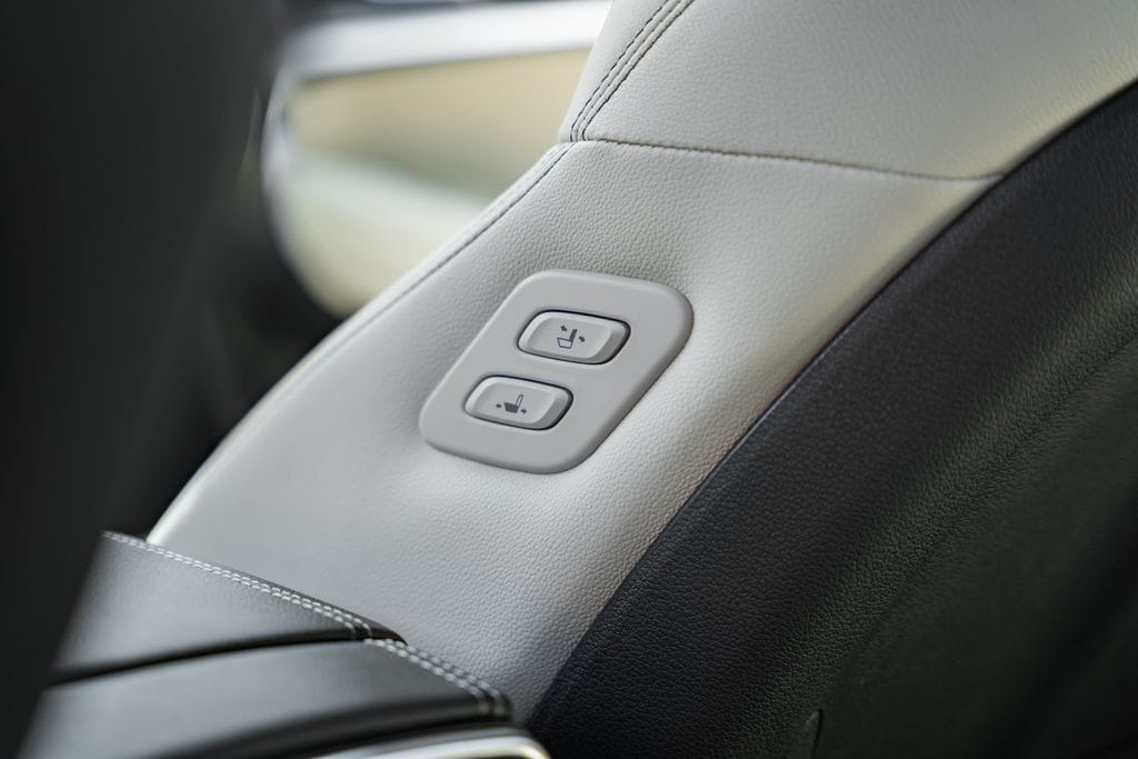 2025 GENESIS G70 Sport Advanced - Photo 33