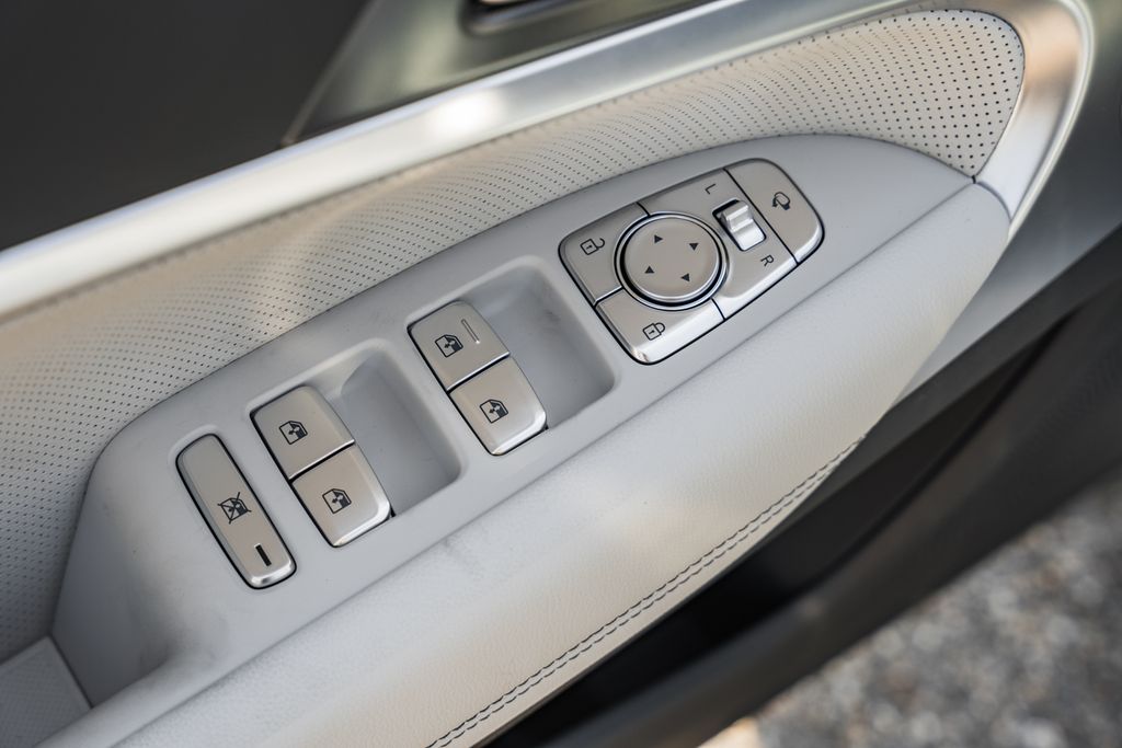 2025 GENESIS G70 Sport Advanced - Photo 37
