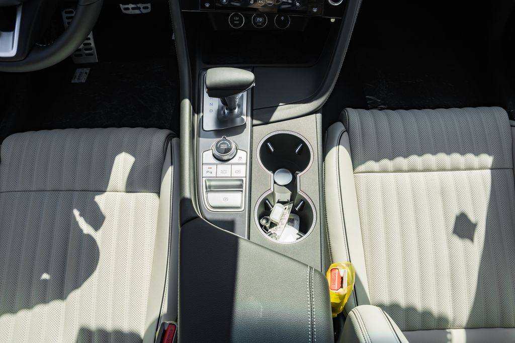 2025 GENESIS G70 Sport Advanced - Photo 25