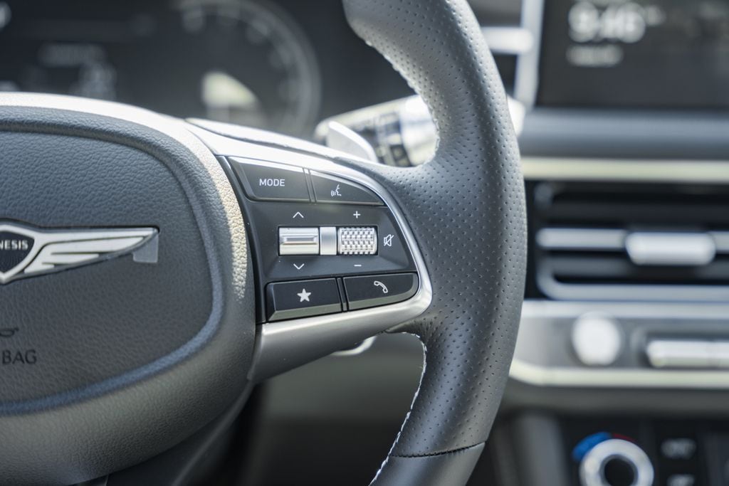 2025 GENESIS G70 Sport Advanced - Photo 28