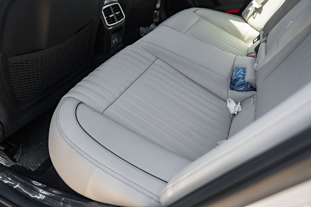 2025 GENESIS G70 Sport Advanced - Photo 31
