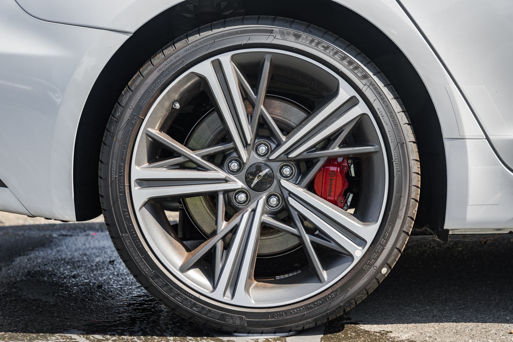 2025 GENESIS G70 Sport Advanced - Photo 16