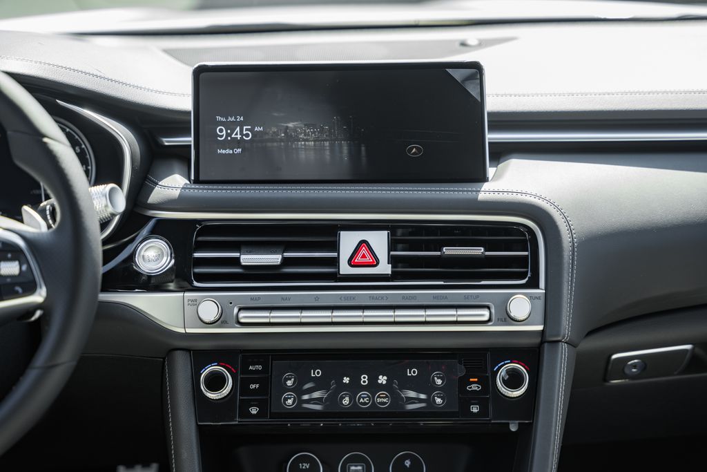 2025 GENESIS G70 Sport Advanced - Photo 19