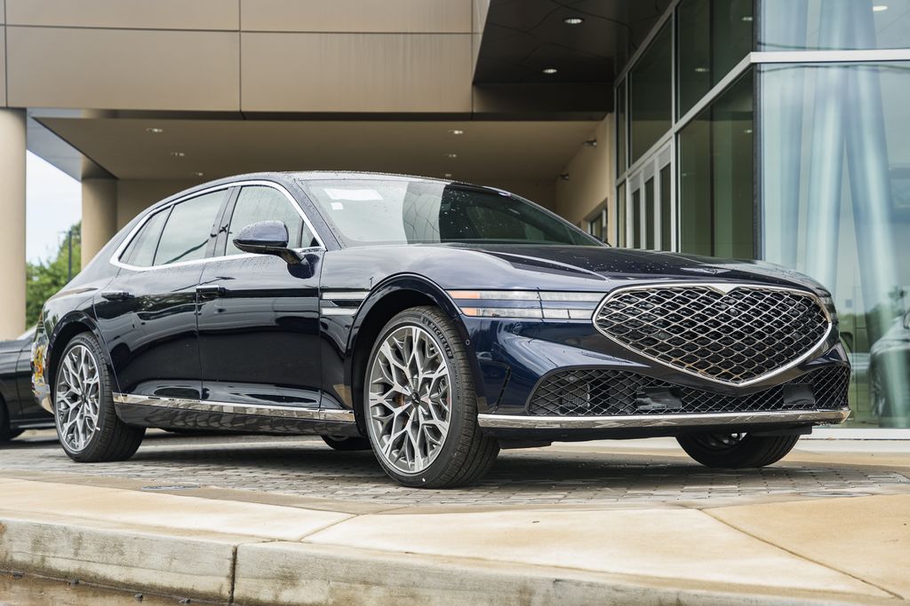 2026 GENESIS G90 Base's photo