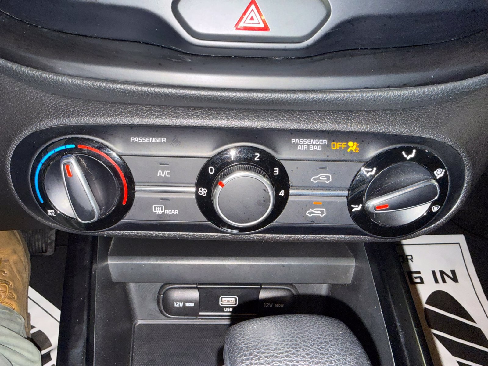 2022 Kia Soul LX - Photo 35