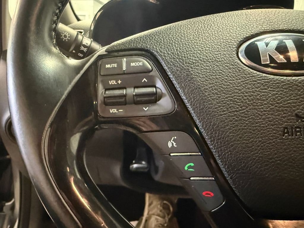 2017 Kia Forte S - Photo 26