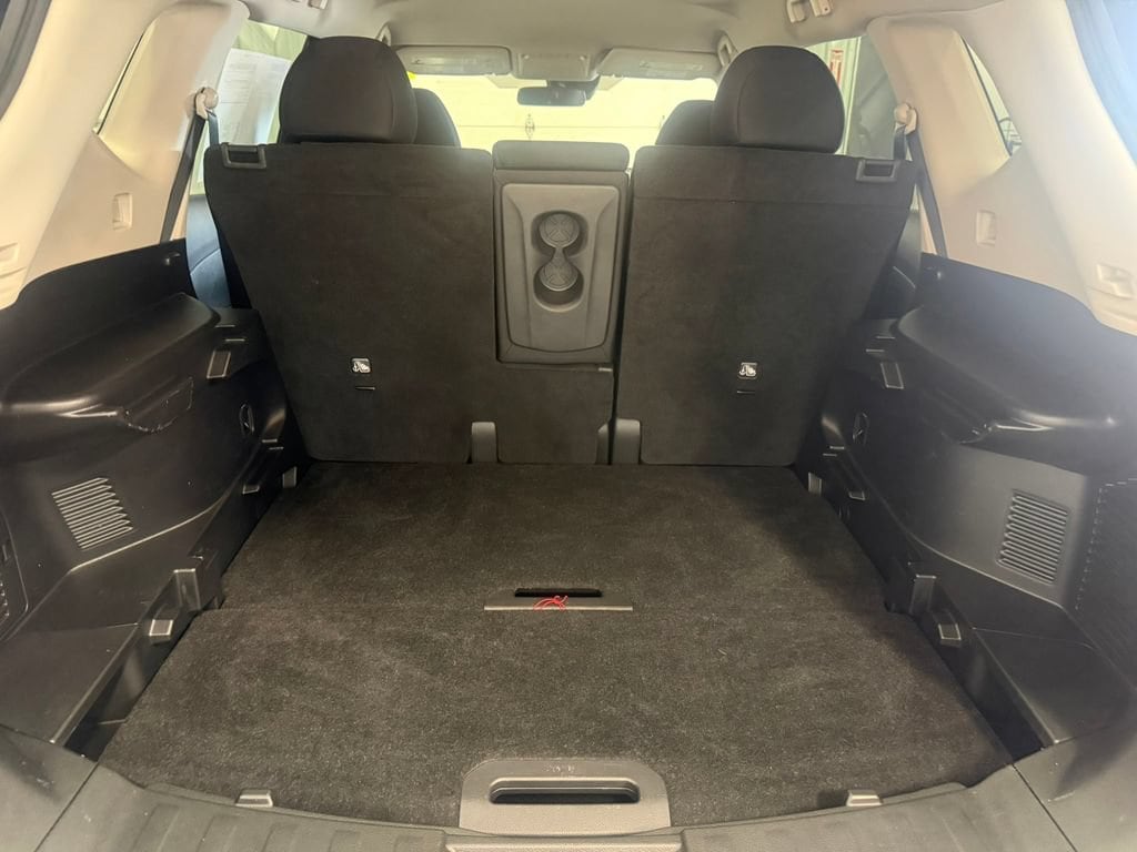 2020 Nissan Rogue SV - Photo 25