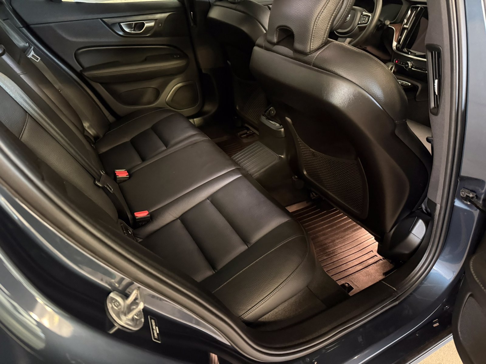 2024 Volvo S60 Plus - Photo 29