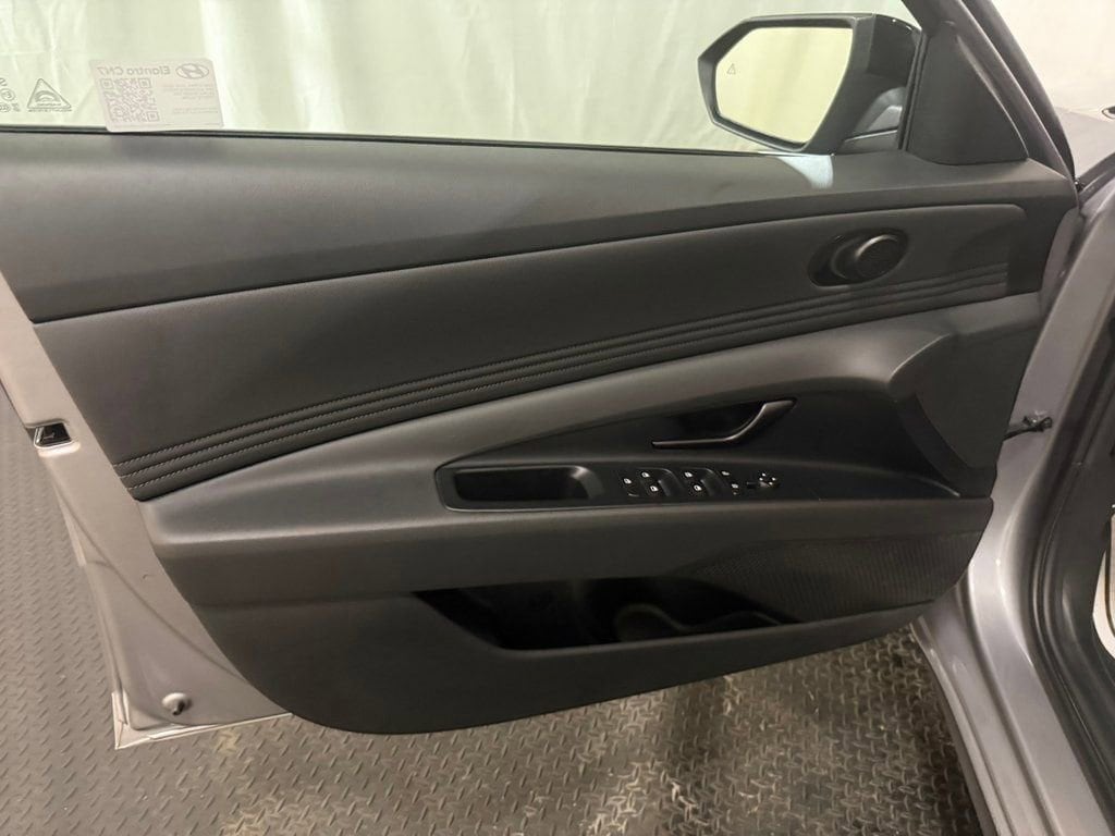 2025 Hyundai Elantra SEL - Photo 24
