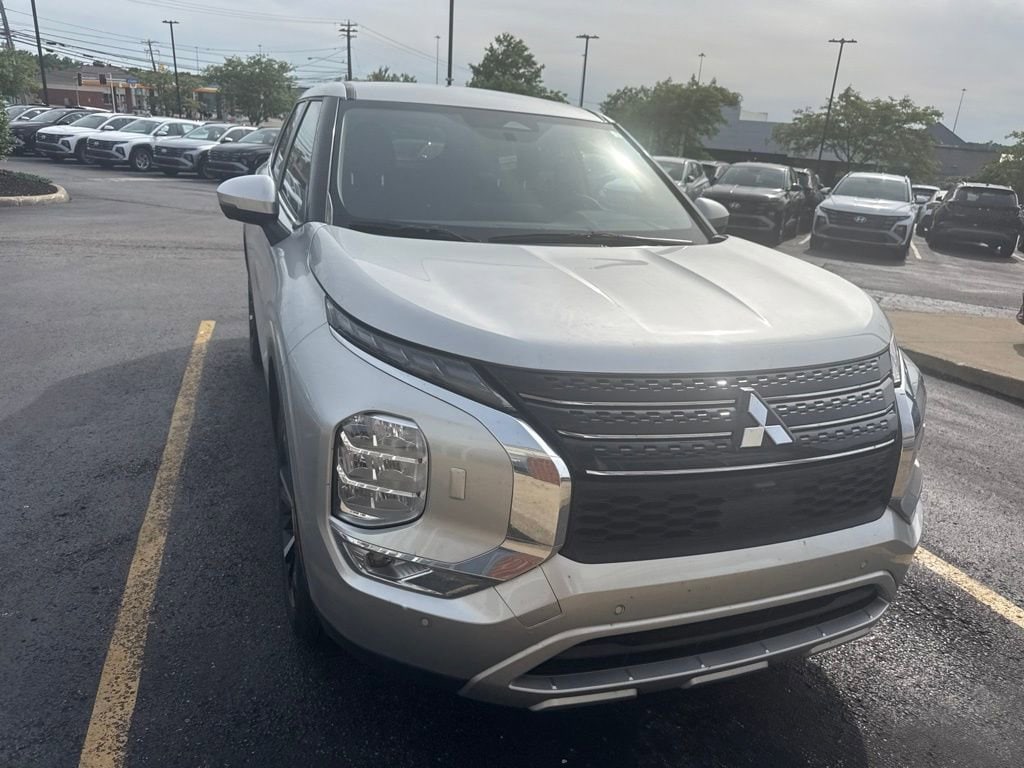 2022 Mitsubishi Outlander SE - Photo 10