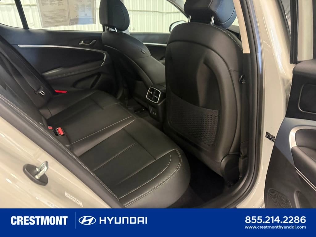 2024 GENESIS G70 Standard - Photo 23
