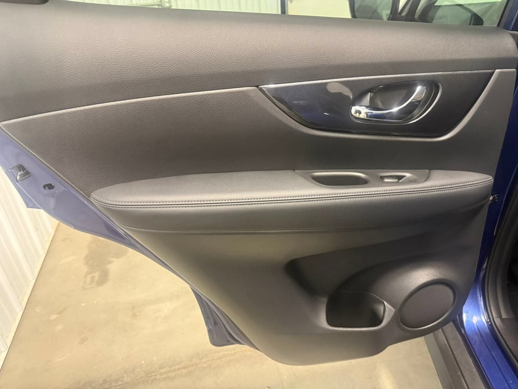 2020 Nissan Rogue SV - Photo 24