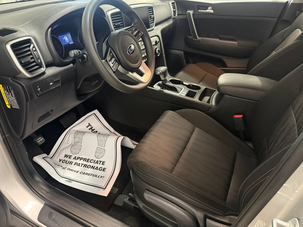 2022 Kia Sportage LX - Photo 22