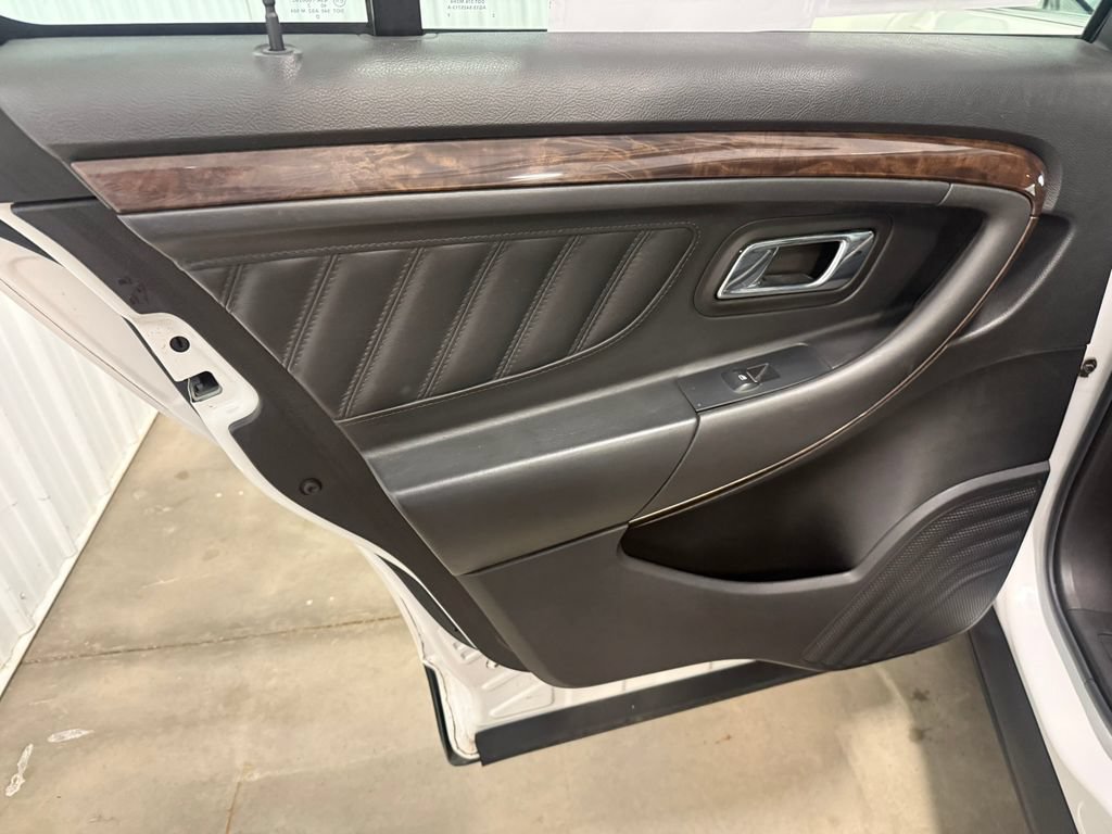 2013 Ford Taurus Limited - Photo 27