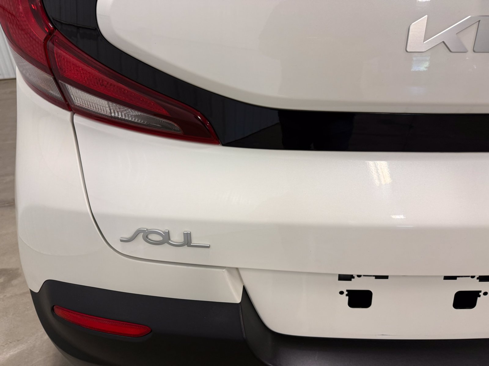 2022 Kia Soul LX - Photo 19