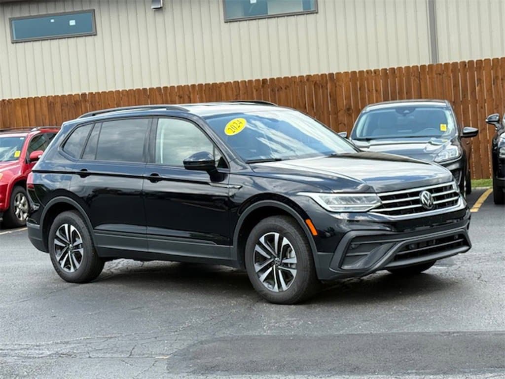 Used 2024 Volkswagen Tiguan S with VIN 3VVFB7AX2RM153922 for sale in Brunswick, OH