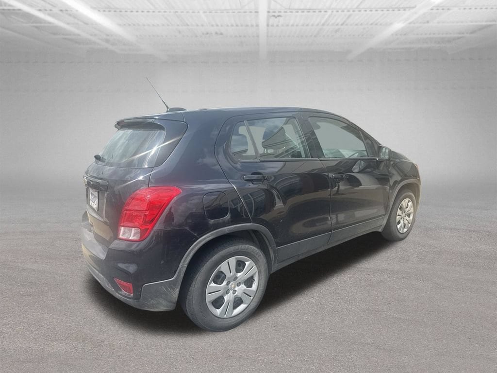 Used 2018 Chevrolet Trax LS with VIN 3GNCJKSB6JL414934 for sale in Brunswick, OH