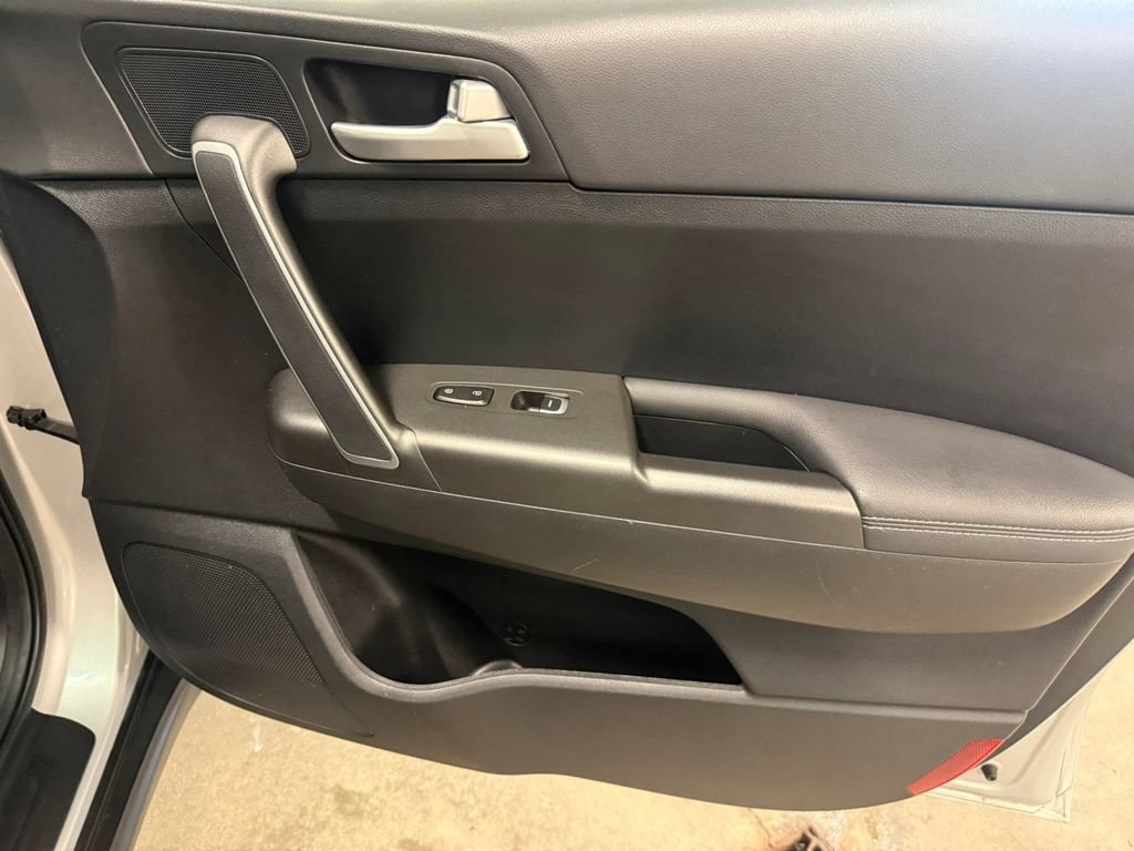 2022 Kia Sportage LX - Photo 31