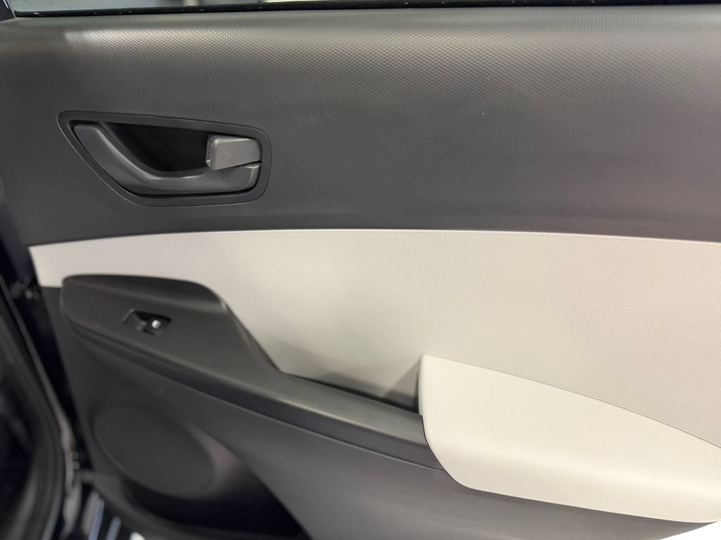 2023 Hyundai Kona SEL - Photo 27