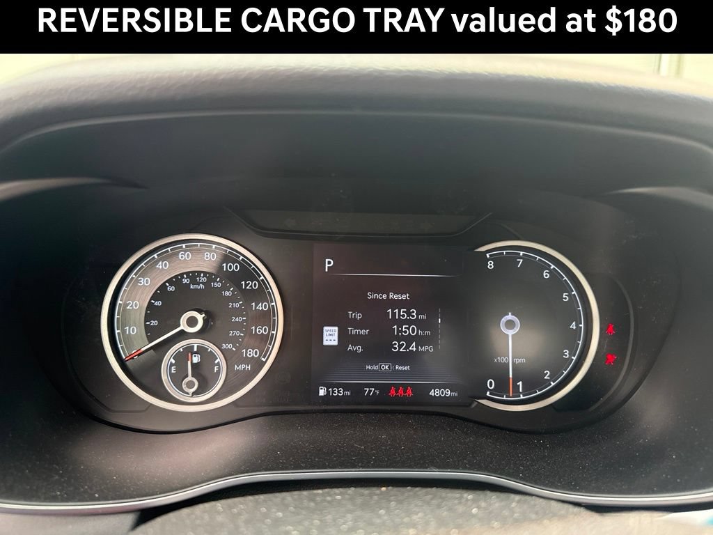 2025 GENESIS G70 Standard - Photo 6