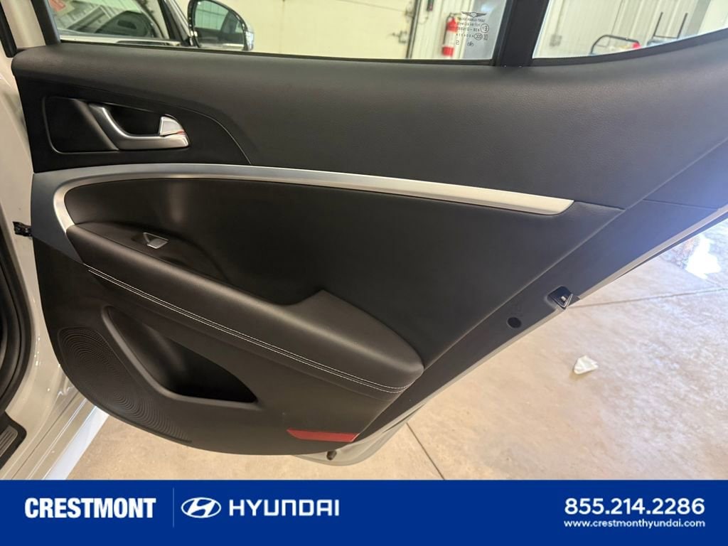 2024 GENESIS G70 Standard - Photo 24