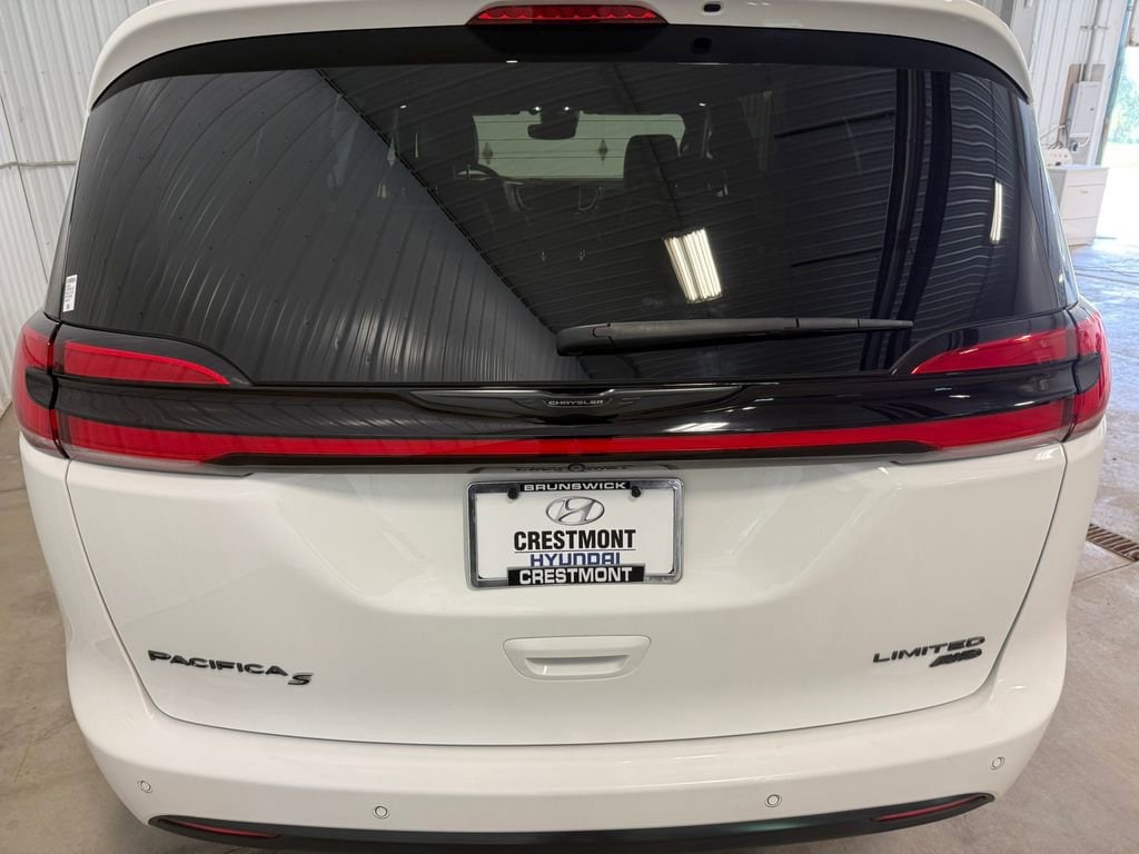 2023 Chrysler Pacifica Limited - Photo 17
