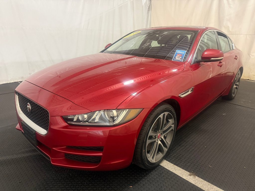 2018 Jaguar XE Premium's photo