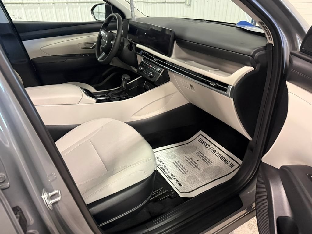 2025 Hyundai Tucson SE - Photo 28