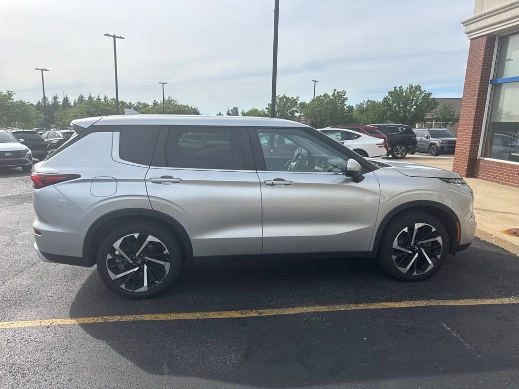 2022 Mitsubishi Outlander SE - Photo 15