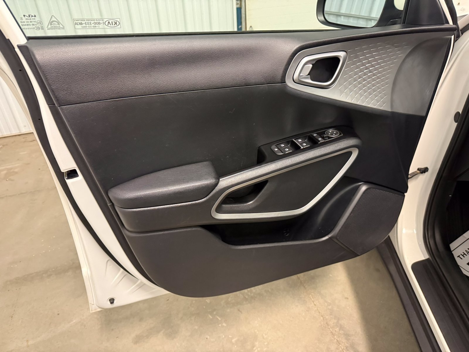 2022 Kia Soul LX - Photo 22