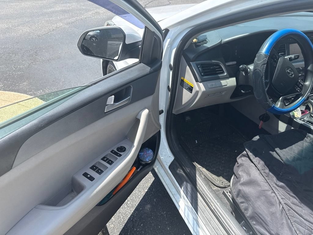 2017 Hyundai Sonata SE - Photo 11