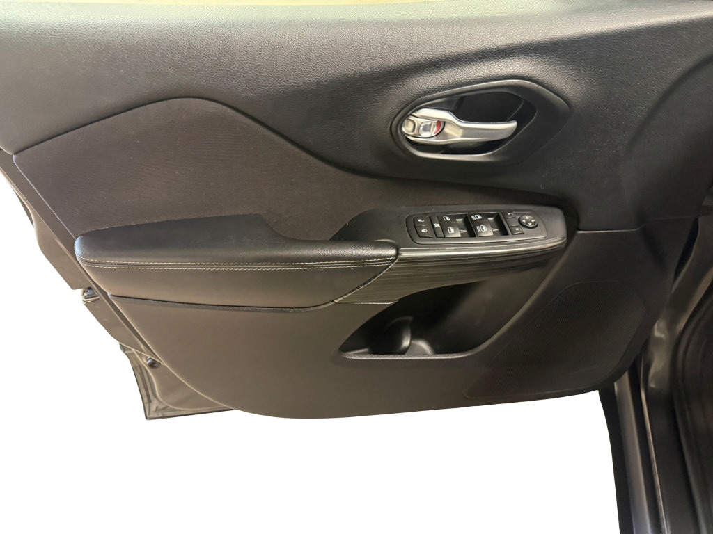 2016 Jeep Cherokee Latitude - Photo 21