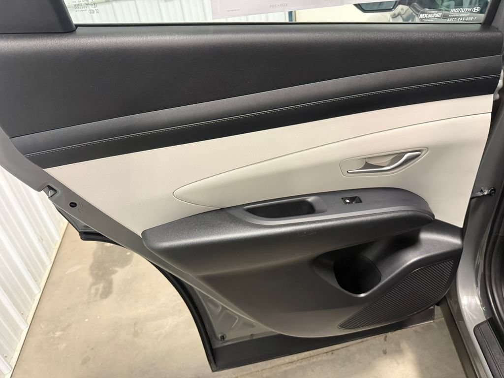 2025 Hyundai Tucson SE - Photo 25