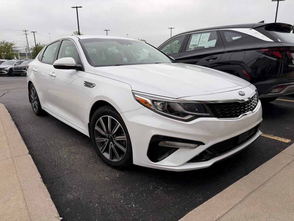 2019 Kia Optima EX AT's photo