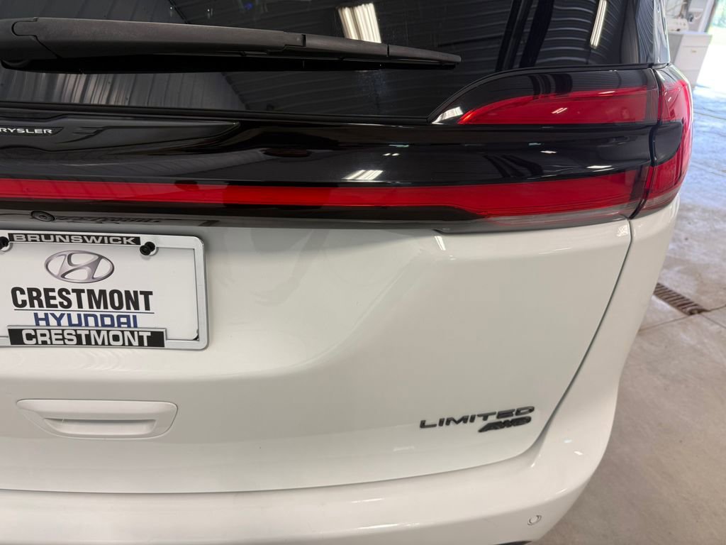 2023 Chrysler Pacifica Limited - Photo 19