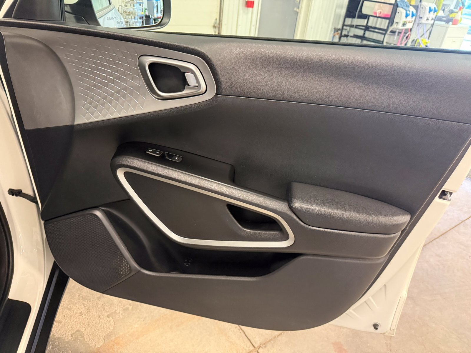 2022 Kia Soul LX - Photo 30