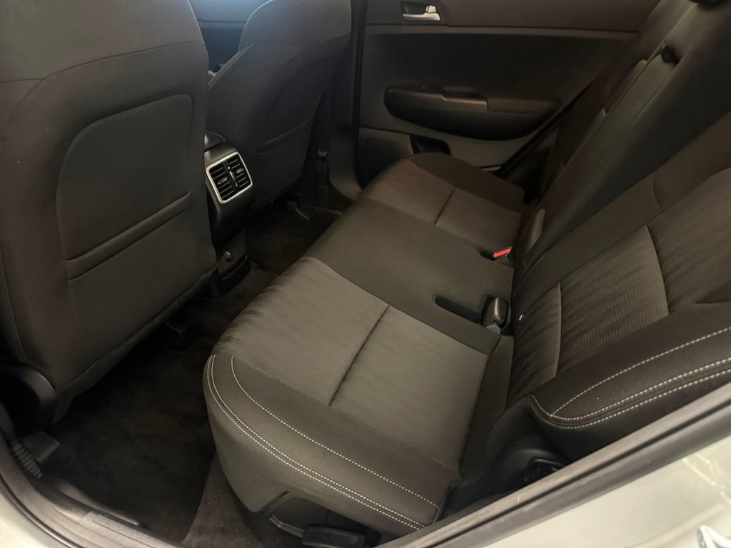2022 Kia Sportage LX - Photo 25