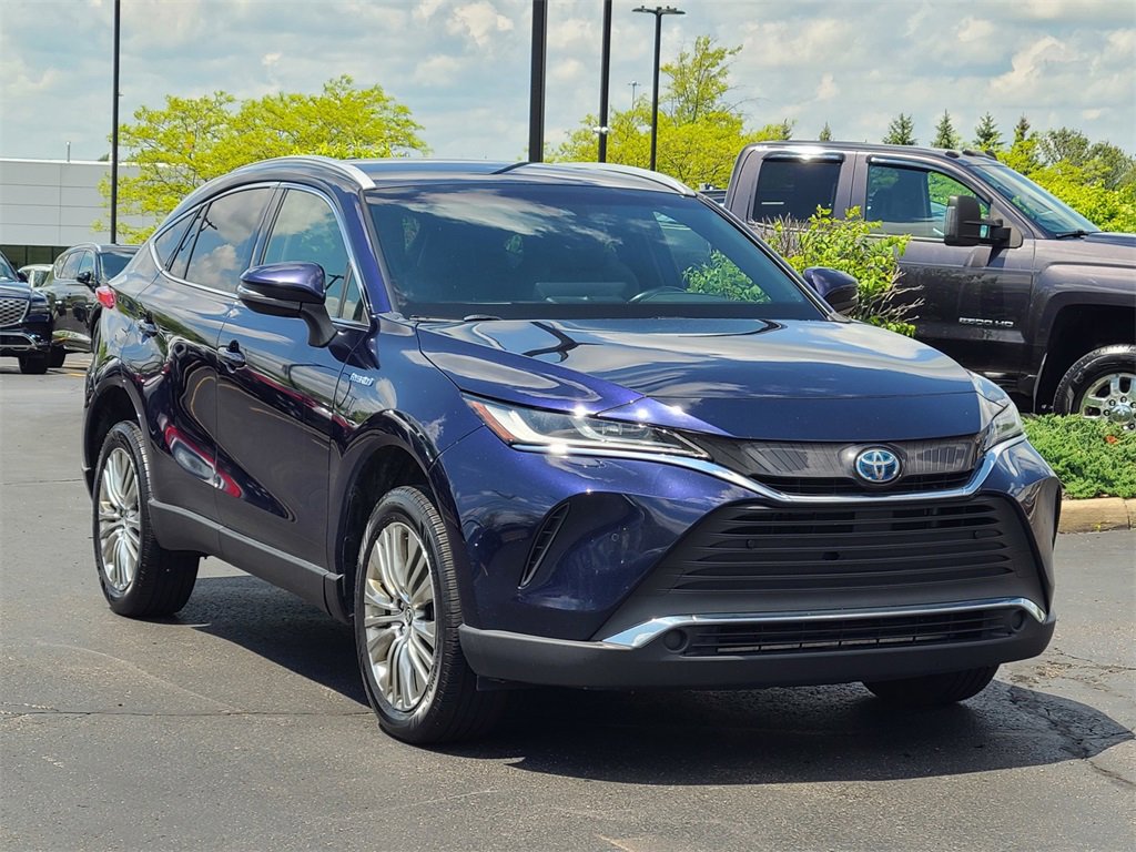 Used 2021 Toyota Venza XLE with VIN JTEAAAAH0MJ018392 for sale in Brunswick, OH