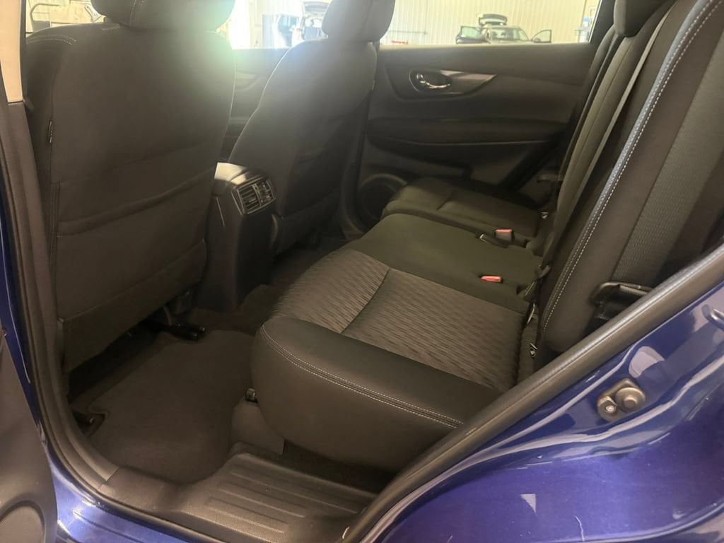 2020 Nissan Rogue SV - Photo 23